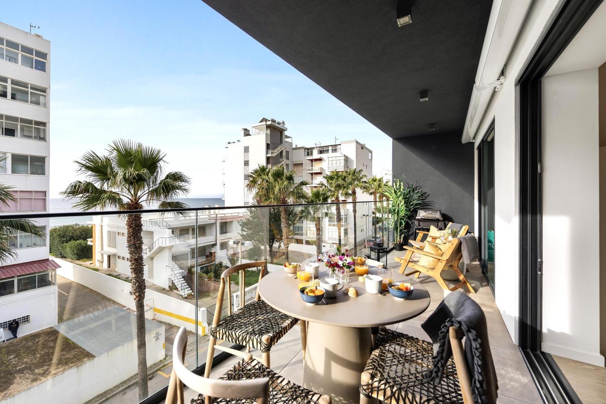 Stylish Modern Beachside Apartment With Pool & Seaview Quarteira Bagian luar foto